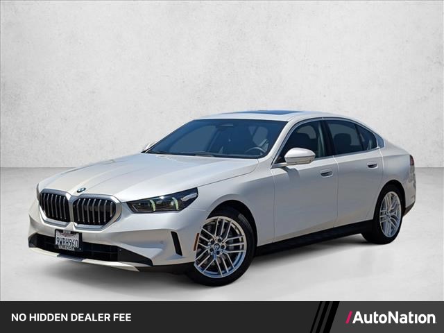 Mineral White Metallic 2025 BMW 5 Series Sedan All-Wheel Drive Automatic