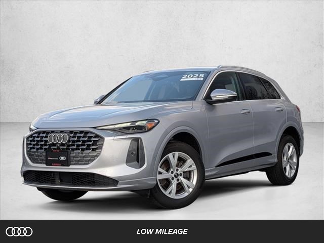 Florett Silver Metallic 2025 Audi Q5 quattro Premium 40 TFSI SUV / Crossover All-Wheel Drive Automatic