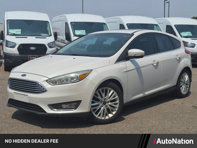 White Platinum Metallic Tri-Coat 2015 Ford Focus Hatchback Front-Wheel Drive 6-Speed Automatic