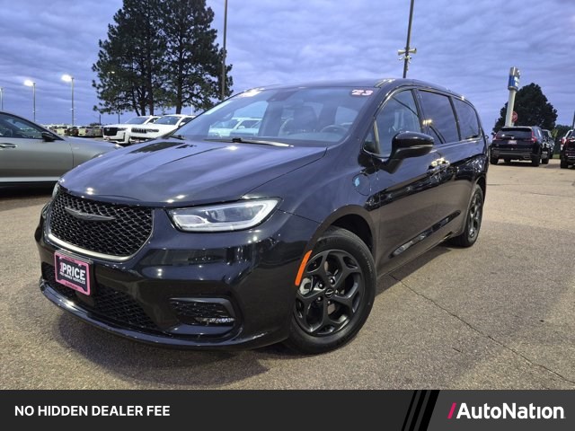 Brilliant Black Crystal Pearlcoat 2023 Chrysler Pacifica Hybrid Minivan Front-Wheel Drive Continuously Variable Transmission