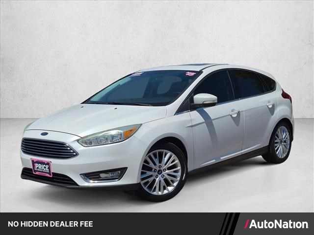 White Platinum Metallic Tri-Coat 2015 Ford Focus Hatchback Front-Wheel Drive 6-Speed Automatic