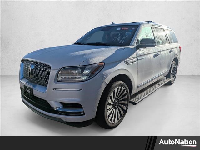 White Platinum Metallic Tri-Coat 2018 Lincoln Navigator Reserve 4WD SUV / Crossover Four-Wheel Drive Automatic