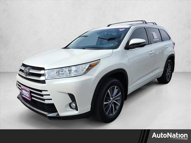 White (Blizzard Pearl) 2017 Toyota Highlander XLE AWD SUV / Crossover All-Wheel Drive Automatic