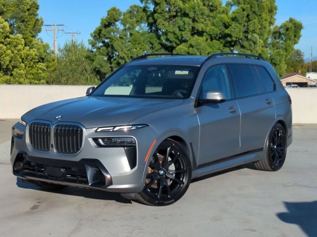 Gray (Frozen Pure Grey Metallic) 2023 BMW X7 xDrive40i AWD SUV / Crossover All-Wheel Drive Automatic