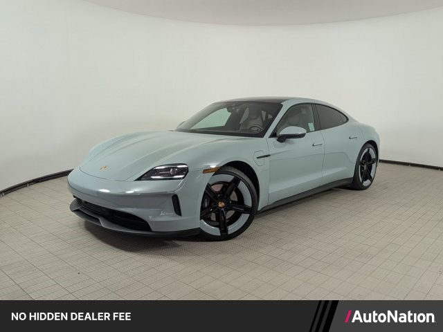 2025 Porsche Taycan Verde (Shade Green Metallic) Sedán Tracción en las cuatro ruedas Automática