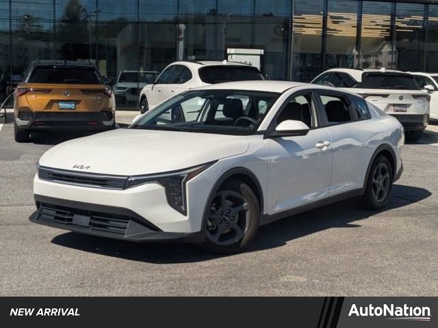 Snow White Pearl 2025 Kia K4 LXS FWD Sedan Front-Wheel Drive Automatic