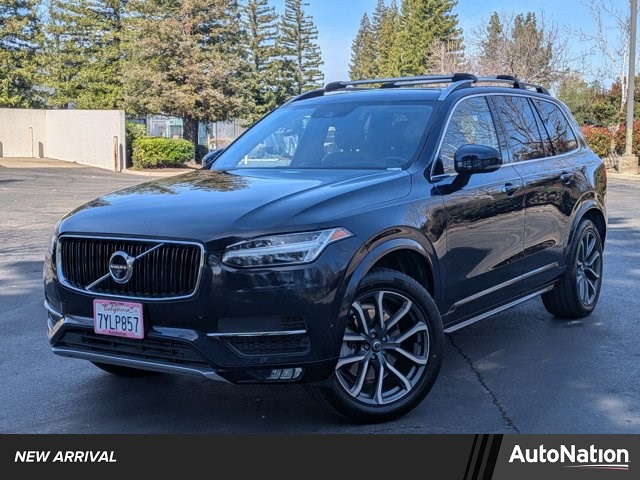 2017 Volvo XC90 T6 Momentum AWD