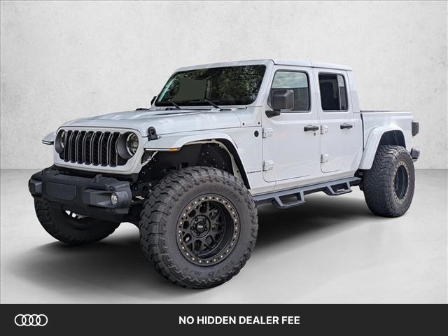 Bright White Clearcoat 2024 Jeep Gladiator Pickup Truck Four-Wheel Drive 8-Speed Automatic