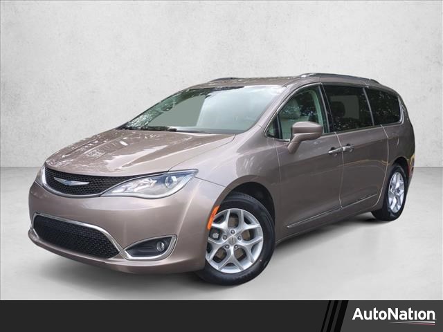 Molten Silver 2018 Chrysler Pacifica Touring L FWD Minivan Front-Wheel Drive 9-Speed Automatic