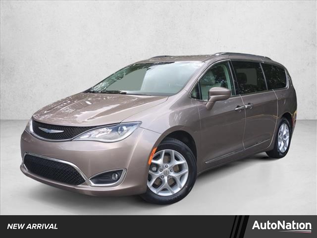 Molten Silver 2018 Chrysler Pacifica Touring L FWD Minivan Front-Wheel Drive 9-Speed Automatic
