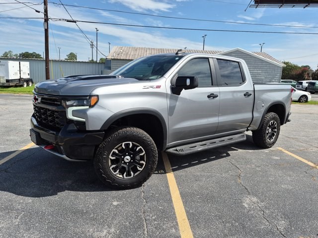 Sterling Gray Metallic 2024 Chevrolet Silverado 1500 Pickup Truck Four-Wheel Drive Automatic