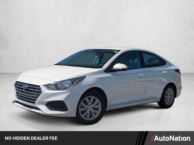 Frost White Pearl 2022 Hyundai Accent SE FWD Sedan Front-Wheel Drive Automatic