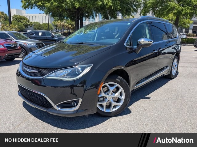 Brilliant Black Crystal Pearlcoat 2020 Chrysler Pacifica Minivan Front-Wheel Drive 9-Speed Automatic