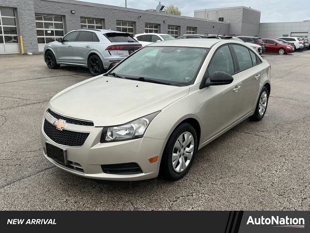 Champagne Silver Metallic 2013 Chevrolet Cruze LS Sedan FWD Sedan Front-Wheel Drive 6-Speed Automatic