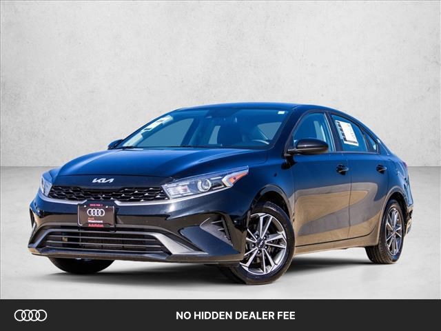 2024 Kia Forte Negro (Aurora Black) Sedán Tracción delantera Automática