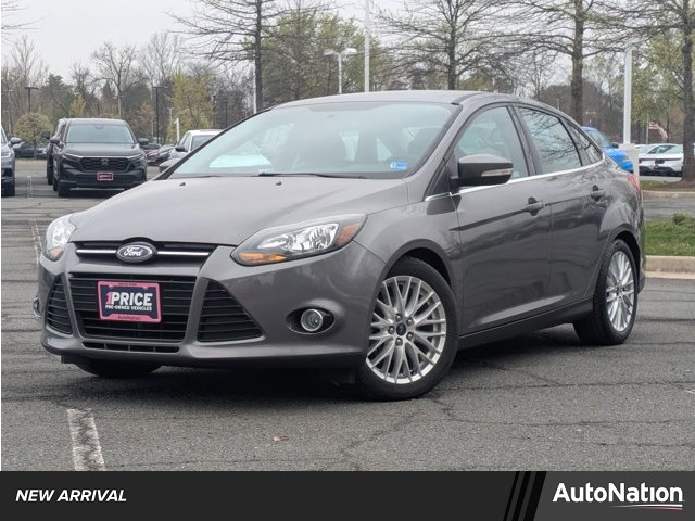 Sterling Gray Metallic 2014 Ford Focus Titanium Sedan Front-Wheel Drive 6-Speed Automatic