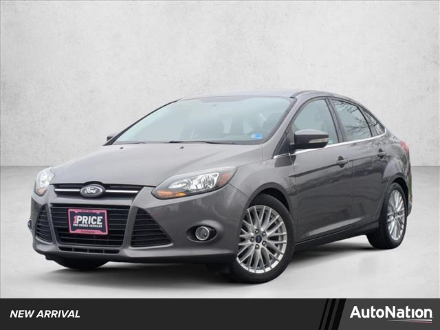 Sterling Gray Metallic 2014 Ford Focus Titanium Sedan Front-Wheel Drive 6-Speed Automatic