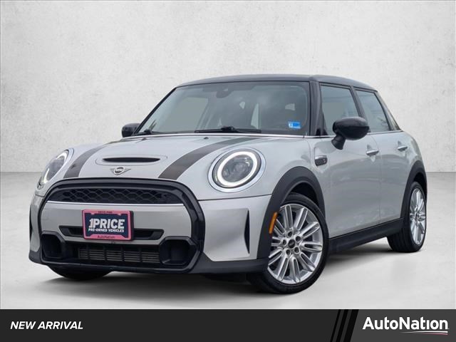 Gray (Moonwalk Grey Metallic) 2022 MINI Cooper S 4-Door Hatchback FWD Hatchback Front-Wheel Drive Automatic