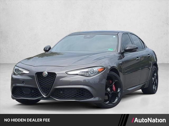 Vesuvio Gray Metallic 2022 Alfa Romeo Giulia Sedan All-Wheel Drive 8-Speed Automatic
