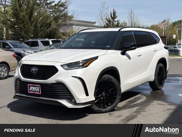 White (Wind Chill Pearl) 2023 Toyota Highlander XSE AWD SUV / Crossover All-Wheel Drive Automatic