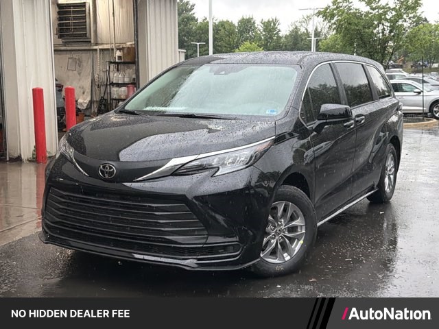 Midnight Black Metallic 2026 Toyota Sienna Minivan Front-Wheel Drive Automatic