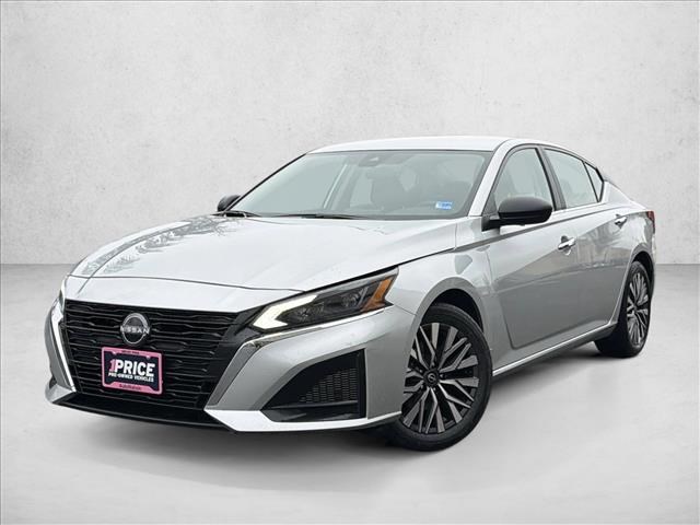 Brilliant Silver Metallic 2024 Nissan Altima 2.5 SV FWD Sedan Front-Wheel Drive Automatic
