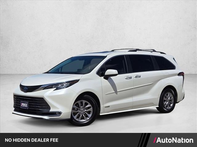 White (Blizzard Pearl) 2021 Toyota Sienna Minivan Front-Wheel Drive Automatic