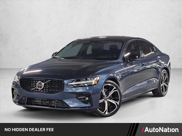 2024 Volvo S60 B5 Plus Dark Theme AWD