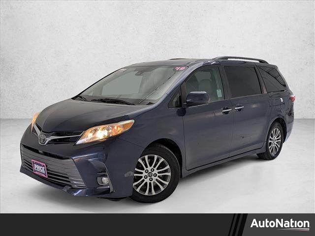 2019 Toyota Sienna XLE 7-Passenger FWD with Auto-Access Seat