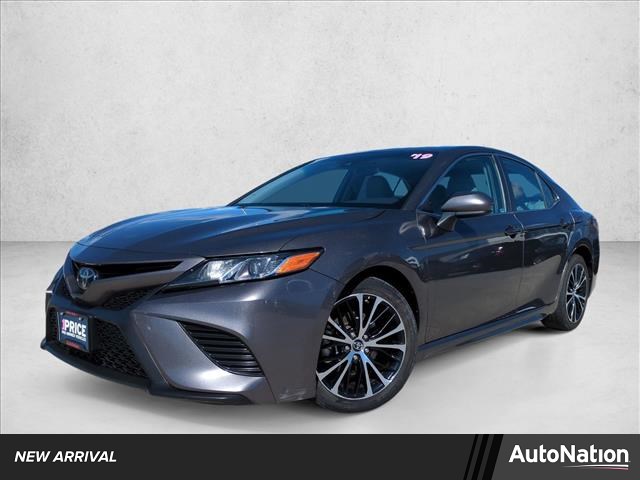 2019 Toyota Camry SE FWD