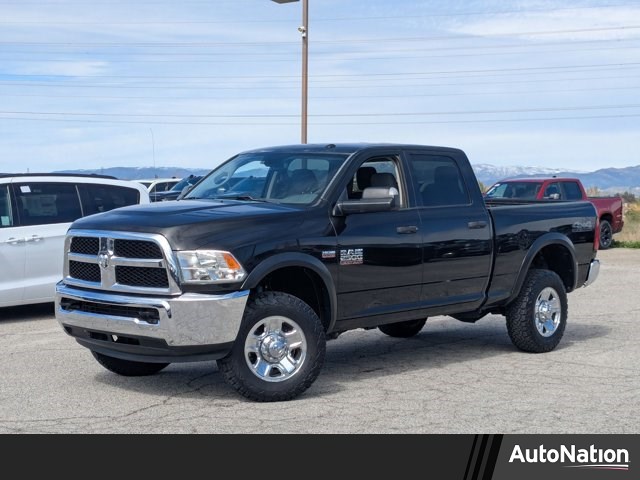 Brilliant Black Crystal Pearlcoat 2017 RAM 2500 Tradesman Crew Cab 4WD Pickup Truck Four-Wheel Drive 6-Speed Automatic