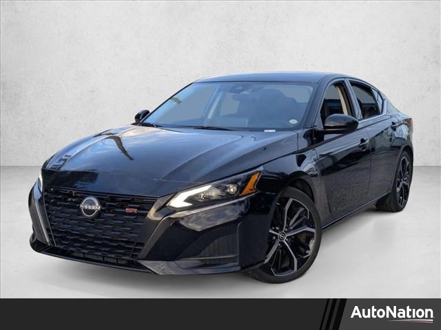 Super Black 2023 Nissan Altima 2.5 SR FWD Sedan Front-Wheel Drive Automatic