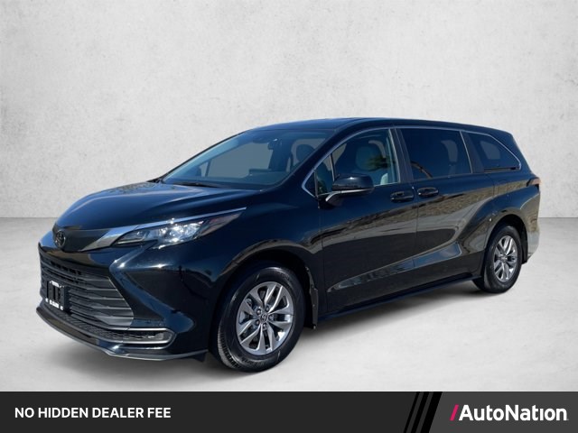 2026 Toyota Sienna LE 8-Passenger FWD