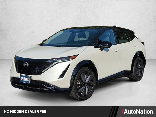 Everest White Pearl Tricoat/Black Diamond Pearl 2023 Nissan Ariya SUV / Crossover All-Wheel Drive Automatic
