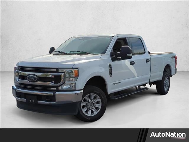 Oxford White 2022 Ford F-250 Super Duty XLT Crew Cab 4WD Pickup Truck Four-Wheel Drive Automatic