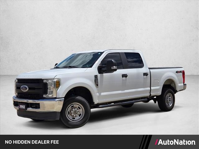 Oxford White 2018 Ford F-250 Super Duty XL Crew Cab 4WD Pickup Truck Four-Wheel Drive 6-Speed Automatic