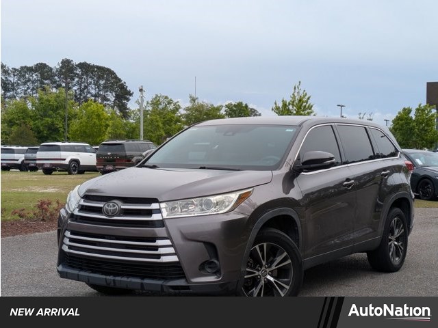 Predawn Gray Mica 2019 Toyota Highlander LE FWD SUV / Crossover Front-Wheel Drive Automatic