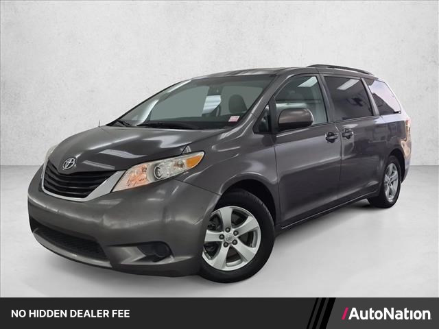 2013 Toyota Sienna LE 7-Passenger