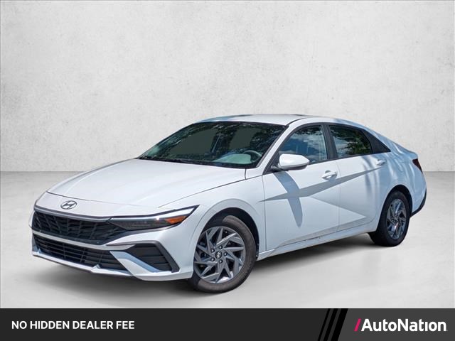 2024 Hyundai Elantra SEL FWD