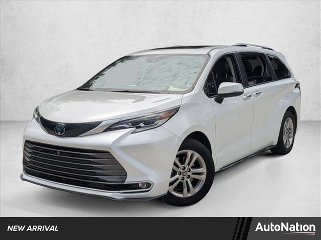 White (Wind Chill Pearl) 2022 Toyota Sienna Platinum 7-Passenger AWD Minivan All-Wheel Drive Automatic