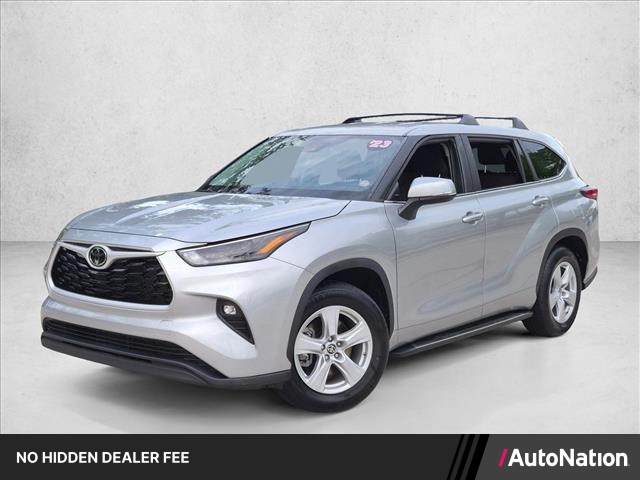 Celestial Silver Metallic 2023 Toyota Highlander LE FWD SUV / Crossover Front-Wheel Drive Automatic
