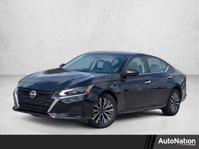 Super Black 2025 Nissan Altima 2.5 SV AWD Sedan All-Wheel Drive Automatic