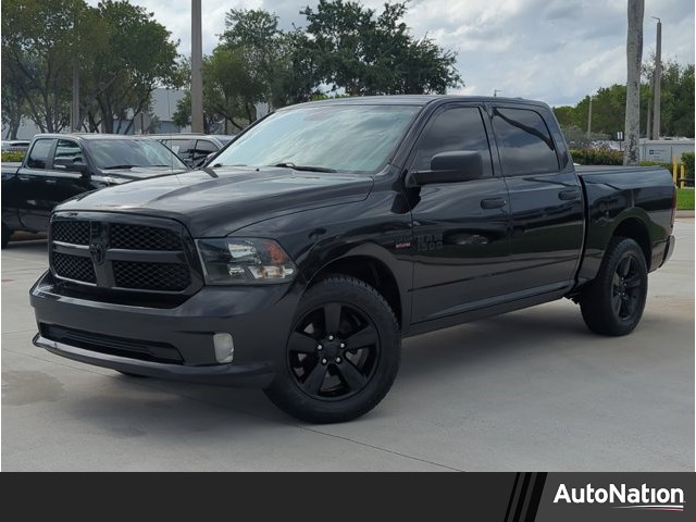 Brilliant Black Crystal Pearlcoat 2018 RAM 1500 Express Crew Cab RWD Pickup Truck 4X2 8-Speed Automatic