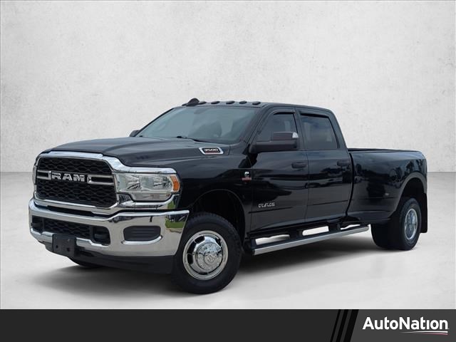 Diamond Black Crystal Pearlcoat 2022 RAM 3500 Tradesman Crew Cab LB DRW 4WD Pickup Truck Four-Wheel Drive 6-Speed Automatic