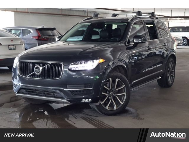 2017 Volvo XC90 T6 Momentum AWD