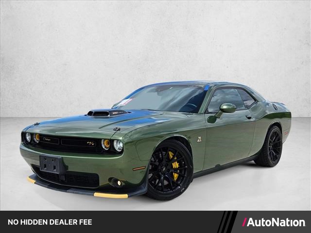 F8 Green 2018 Dodge Challenger Coupe Rear-Wheel Drive 6-Speed Manual