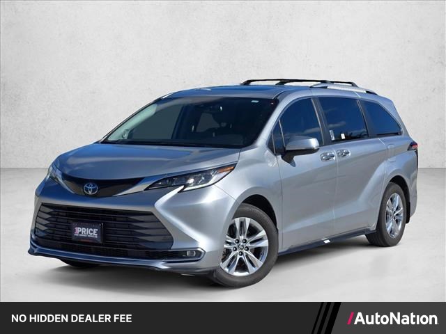 Celestial Silver Metallic 2023 Toyota Sienna Minivan Front-Wheel Drive Automatic