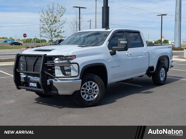 Summit White 2023 Chevrolet Silverado 2500HD LT Crew Cab 4WD Pickup Truck Four-Wheel Drive Automatic