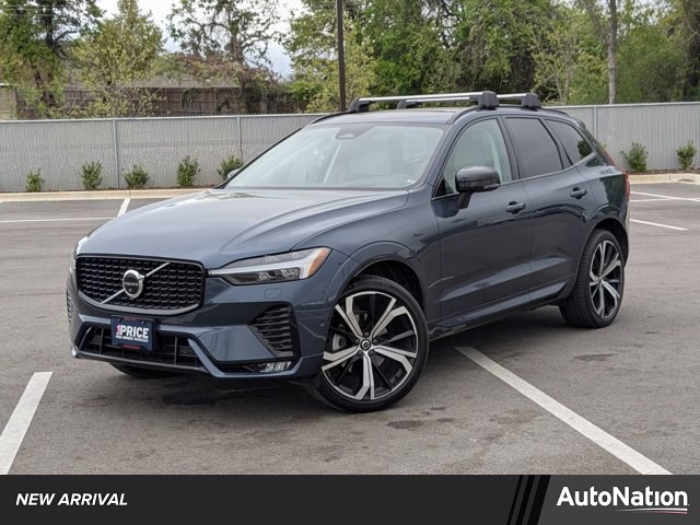 2023 Volvo XC60 B5 Ultimate Dark Theme AWD