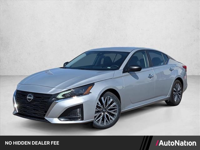 Brilliant Silver Metallic 2024 Nissan Altima Sedan Front-Wheel Drive Automatic